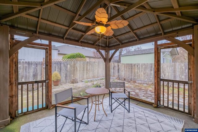 338 NW Foxglove St, Dallas, OR 97338