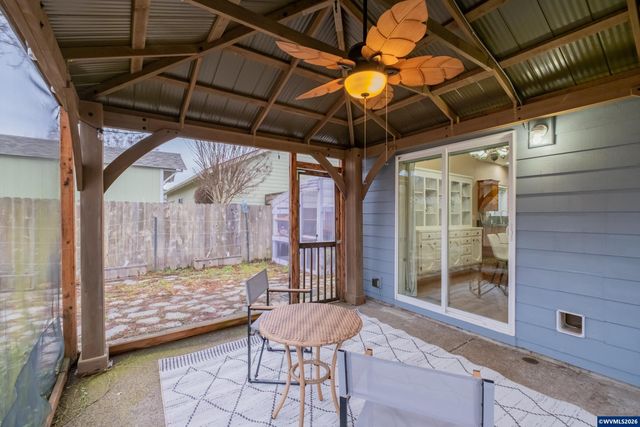 338 NW Foxglove St, Dallas, OR 97338