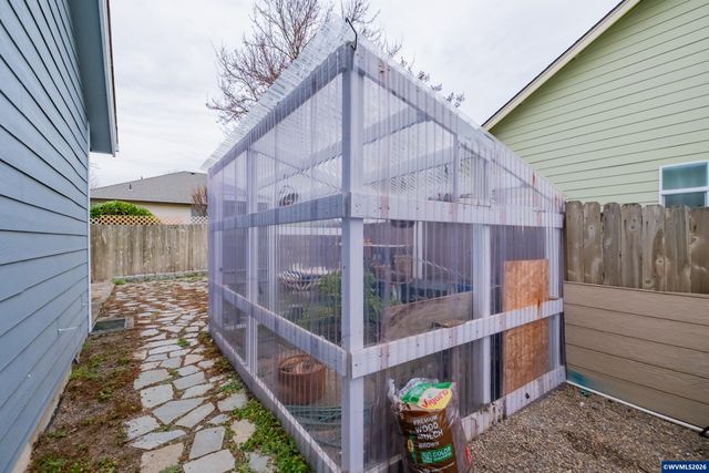 338 NW Foxglove St, Dallas, OR 97338