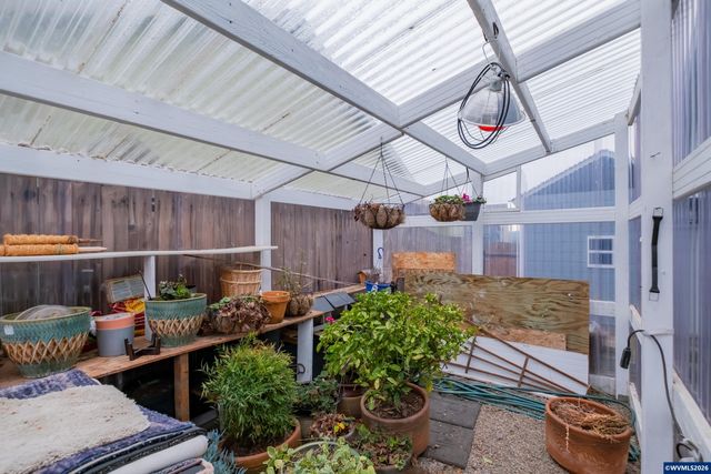 338 NW Foxglove St, Dallas, OR 97338