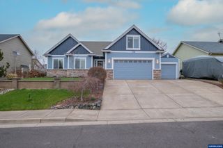 338 NW Foxglove St, Dallas, OR 97338