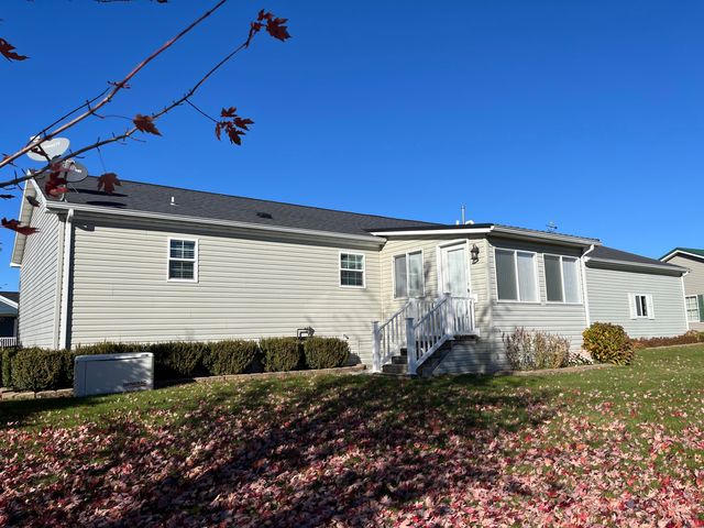 1320 Westwind Lane, Fremont, MI 49412