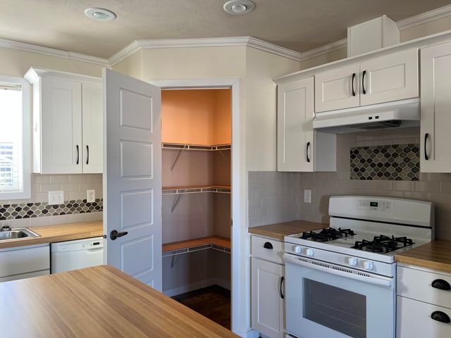 1320 Westwind Lane, Fremont, MI 49412