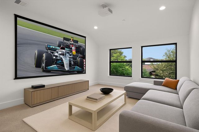 811 Woodstock Street, Bellaire, TX 77401