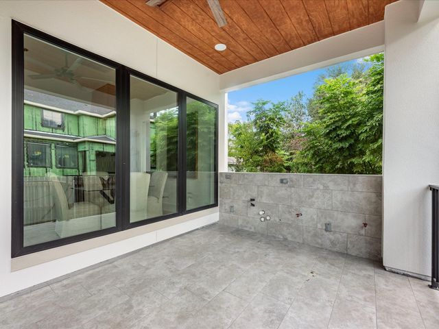 811 Woodstock Street, Bellaire, TX 77401