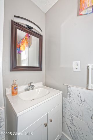 34 Highland Avenue, Colonie, NY 12205