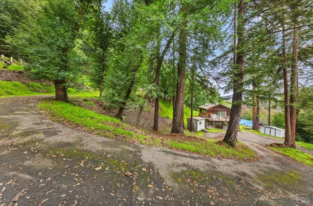 155 Forrest Ave, Fairfax, CA 94930