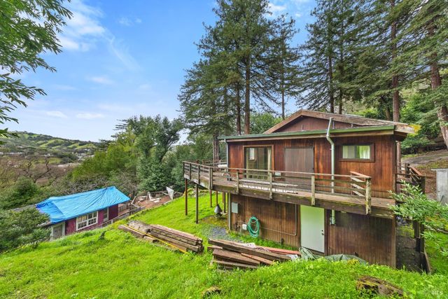 155 Forrest Ave, Fairfax, CA 94930