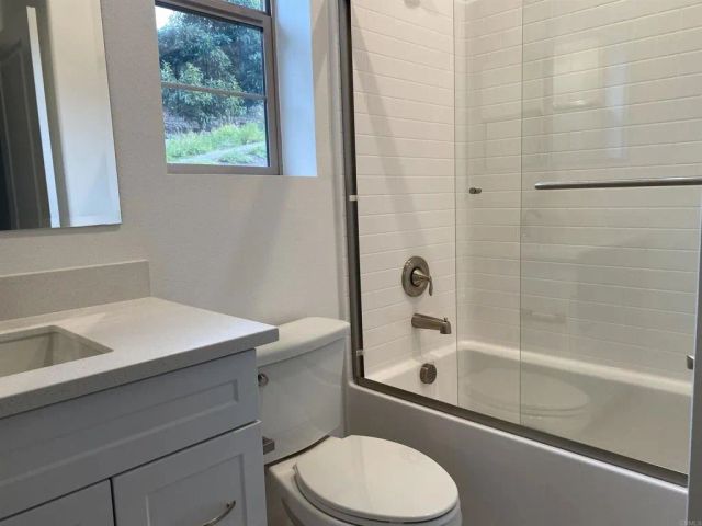 2362 East Lincoln Ave, Escondido, CA 92027