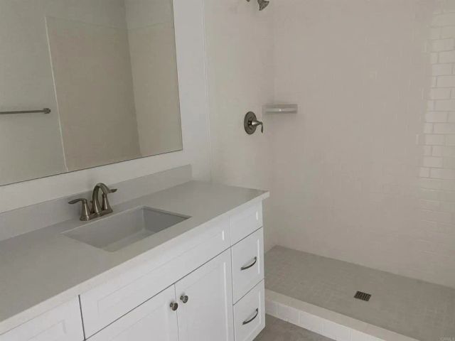 2362 East Lincoln Ave, Escondido, CA 92027