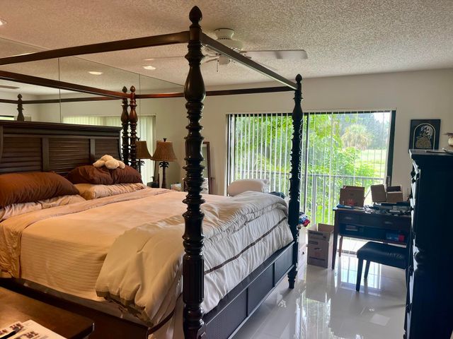 5150 S FOUNTAINS Drive S 211, Lake Worth, FL 33467
