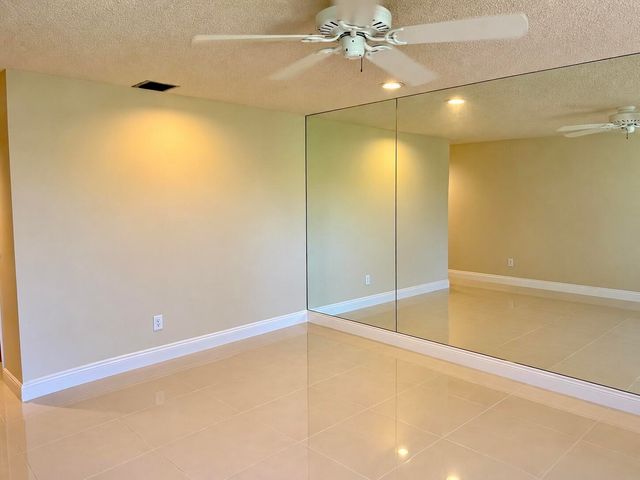 5150 S FOUNTAINS Drive S 211, Lake Worth, FL 33467