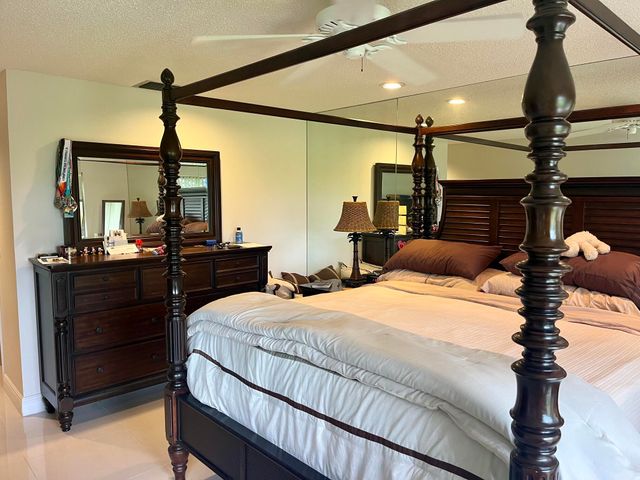5150 S FOUNTAINS Drive S 211, Lake Worth, FL 33467