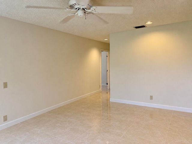5150 S FOUNTAINS Drive S 211, Lake Worth, FL 33467