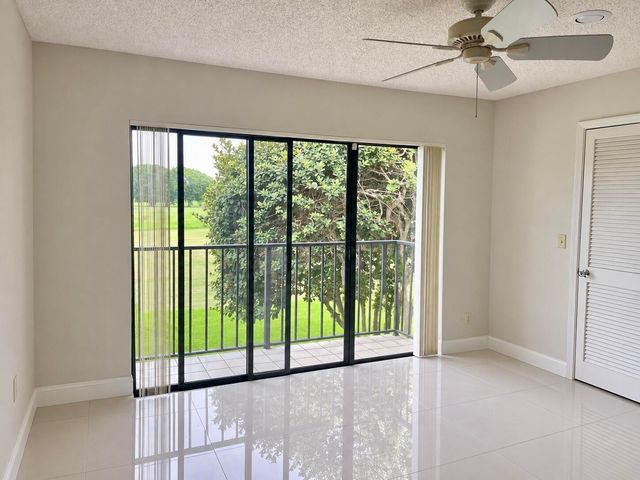 5150 S FOUNTAINS Drive S 211, Lake Worth, FL 33467