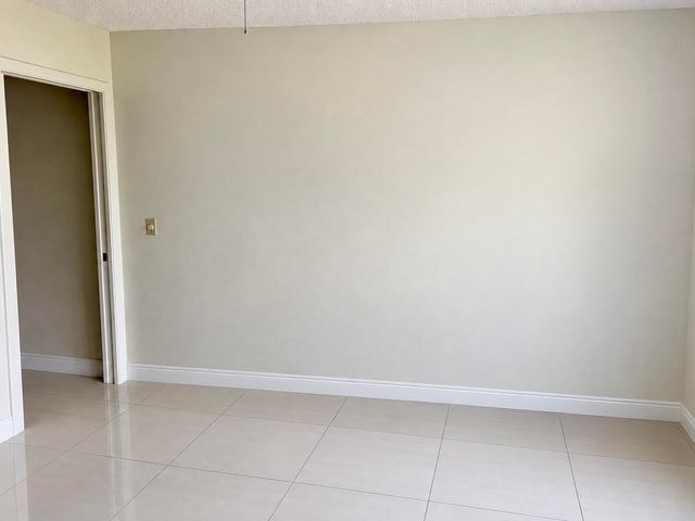 5150 S FOUNTAINS Drive S 211, Lake Worth, FL 33467