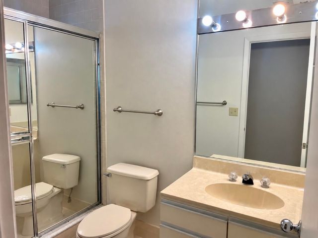 5150 S FOUNTAINS Drive S 211, Lake Worth, FL 33467