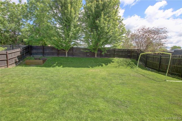 13 Scooter Lane, Hamburg, NY 14075