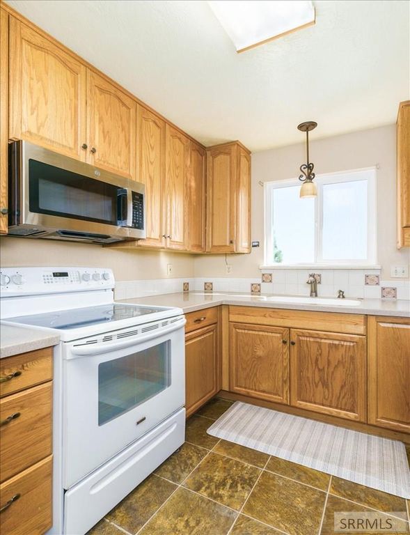Image 12 of property listing at 1036 Camas Lane, Pocatello, ID 83204