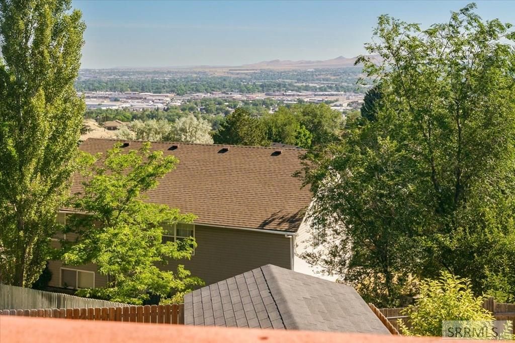 Image 4 of property listing at 1036 Camas Lane, Pocatello, ID 83204