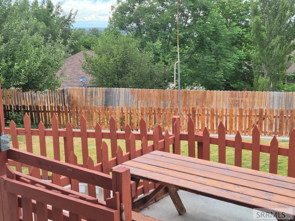 Image 8 of property listing at 1036 Camas Lane, Pocatello, ID 83204