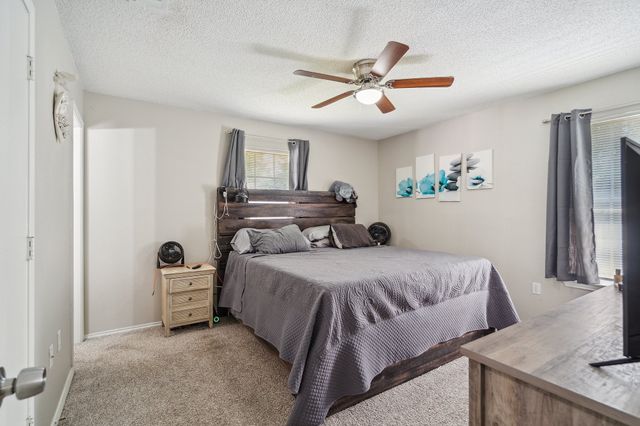 816 Red Oak Court, Azle, TX 76020
