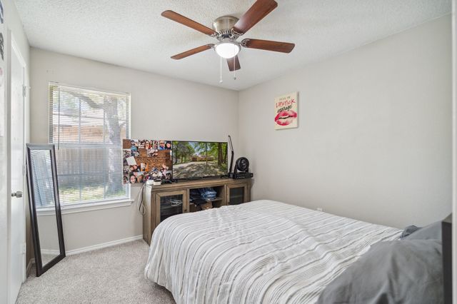 816 Red Oak Court, Azle, TX 76020