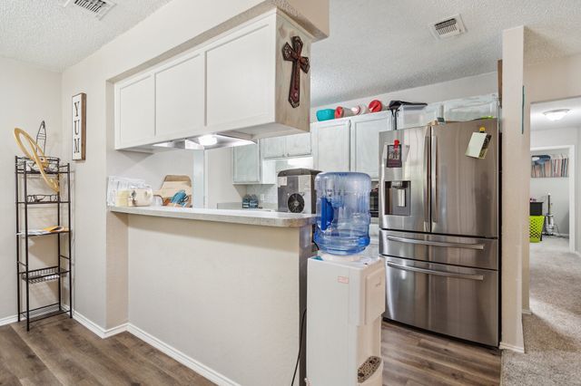 816 Red Oak Court, Azle, TX 76020