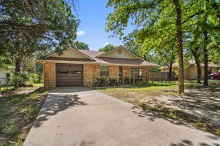 816 Red Oak Court, Azle, TX 76020