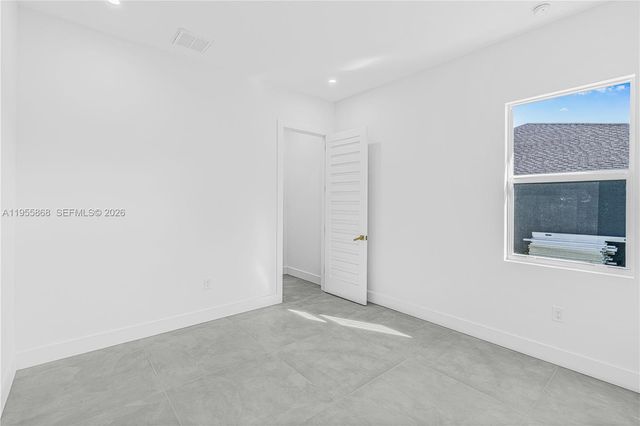 512 NW 35th PL, Cape Coral, FL 33993