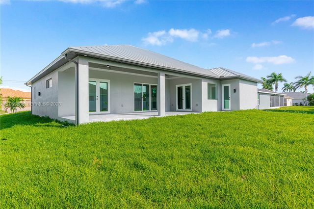 512 NW 35th PL, Cape Coral, FL 33993