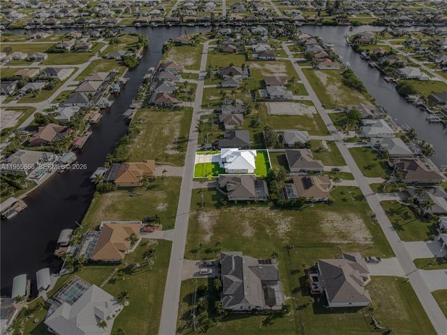 512 NW 35th PL, Cape Coral, FL 33993