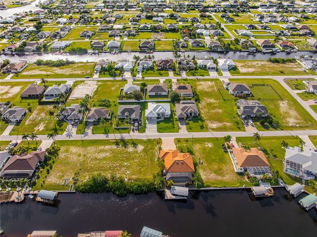 512 NW 35th PL, Cape Coral, FL 33993