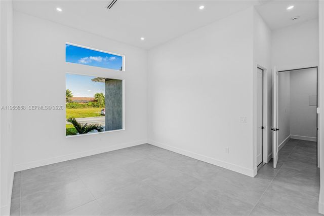 512 NW 35th PL, Cape Coral, FL 33993