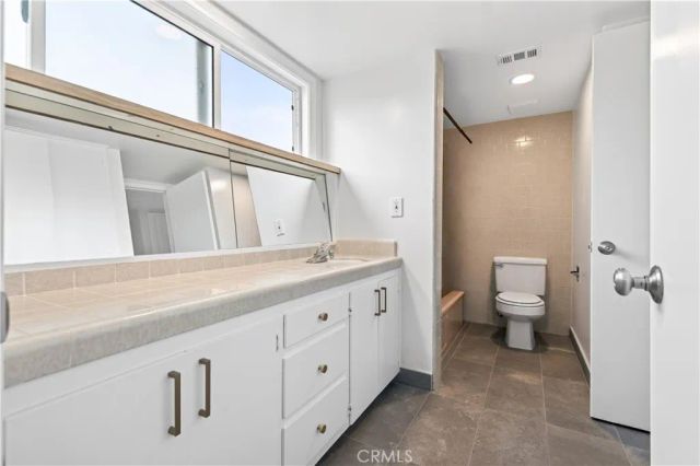 11731 Foster Road, Los Alamitos, CA 90720