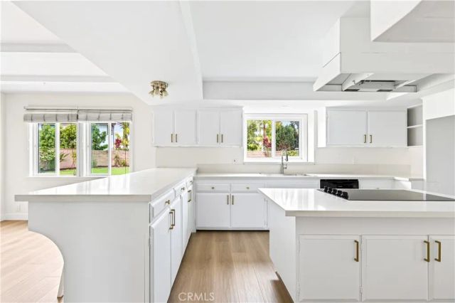 11731 Foster Road, Los Alamitos, CA 90720