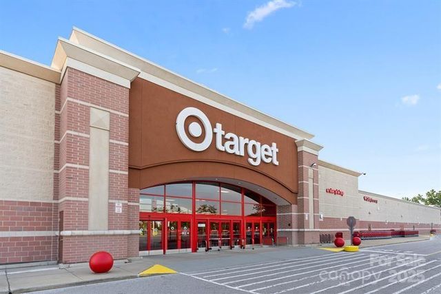 8013 District Drive, Charlotte, NC 28213