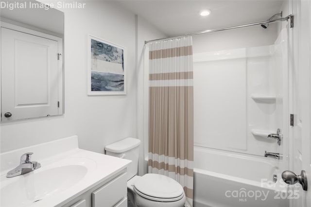 8013 District Drive, Charlotte, NC 28213