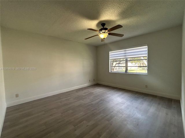 301 Cambridge Rd 211, Hollywood, FL 33024