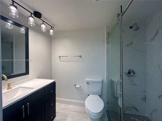 301 Cambridge Rd 211, Hollywood, FL 33024