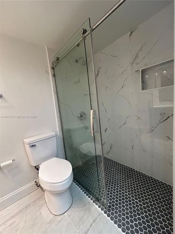 301 Cambridge Rd 211, Hollywood, FL 33024