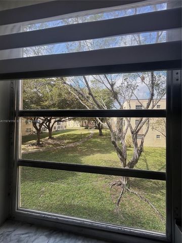 301 Cambridge Rd 211, Hollywood, FL 33024