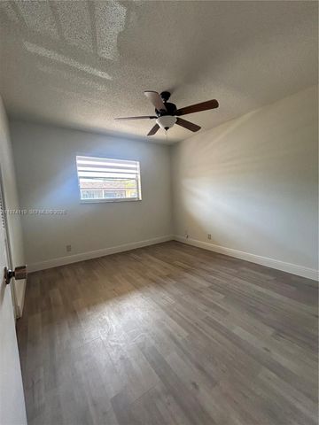 301 Cambridge Rd 211, Hollywood, FL 33024