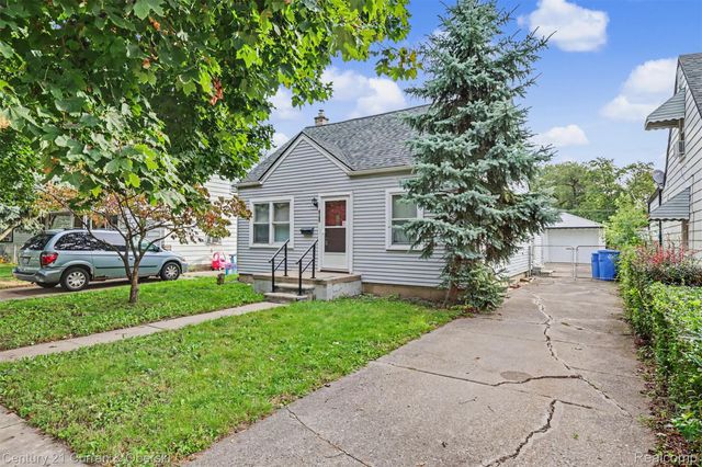 4705 Weddell Street, Dearborn Heights, MI 48125