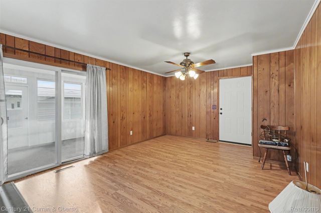 4705 Weddell Street, Dearborn Heights, MI 48125