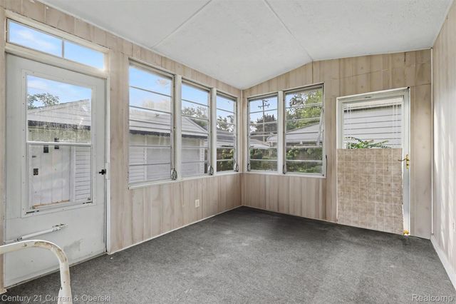 4705 Weddell Street, Dearborn Heights, MI 48125