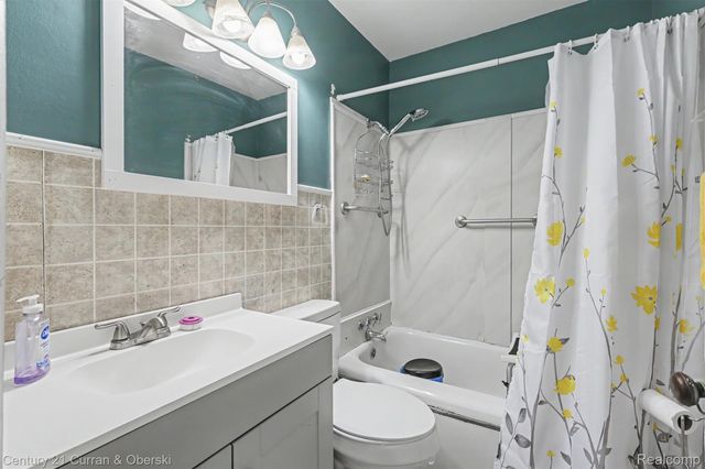 4705 Weddell Street, Dearborn Heights, MI 48125
