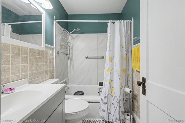4705 Weddell Street, Dearborn Heights, MI 48125