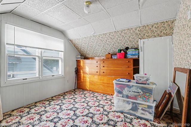 4705 Weddell Street, Dearborn Heights, MI 48125