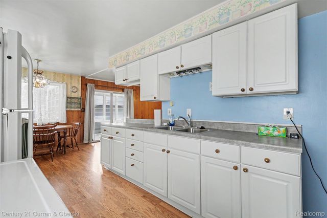 4705 Weddell Street, Dearborn Heights, MI 48125